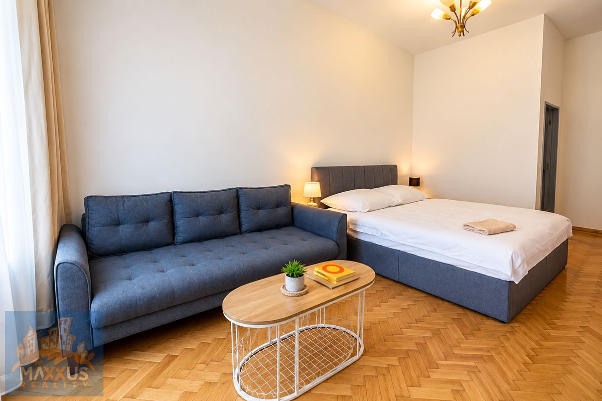 Pronájem bytu 2+1 70 m², Praha – fotka 1 z 3