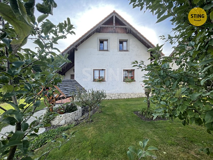 Prodej domu, 145 m² (2 z 21)