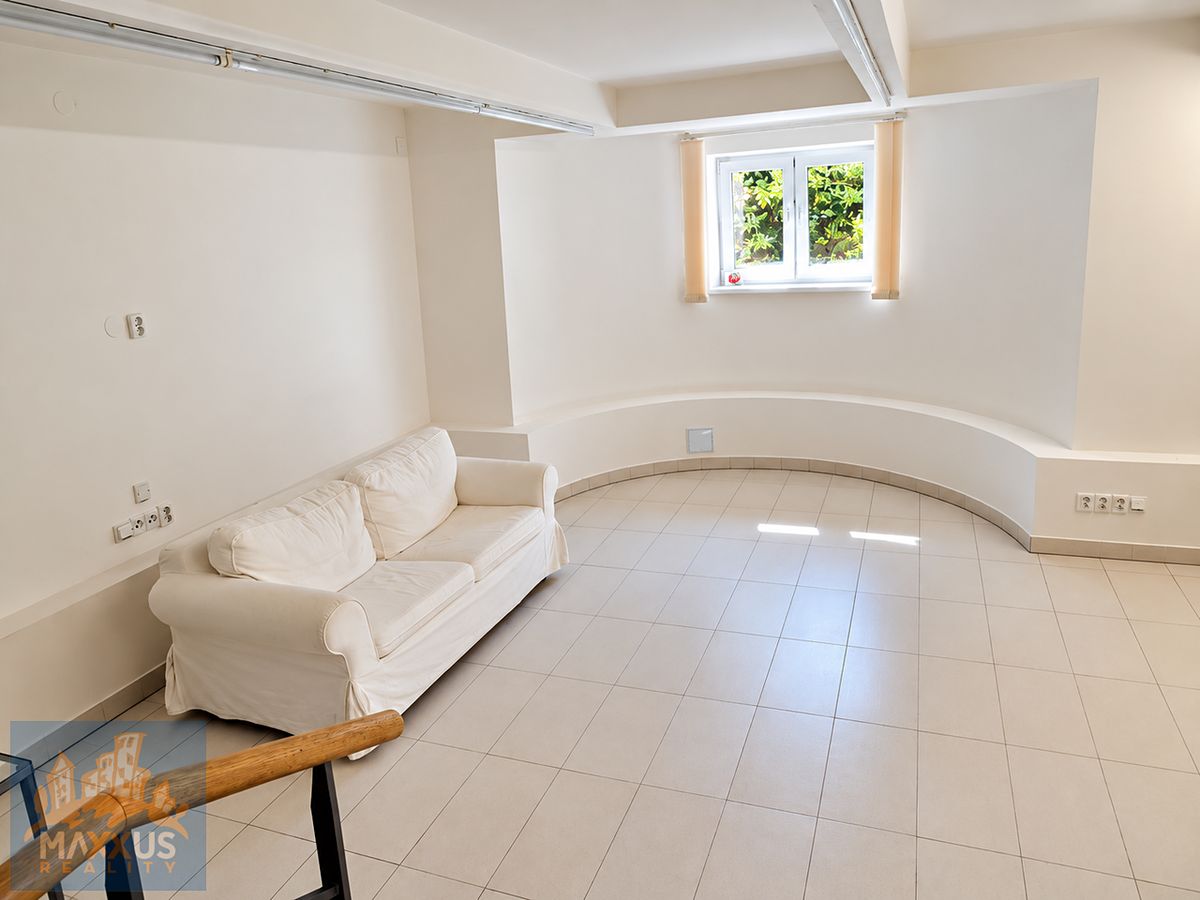 Pronájem bytu 2+1 88 m² – fotografie 4
