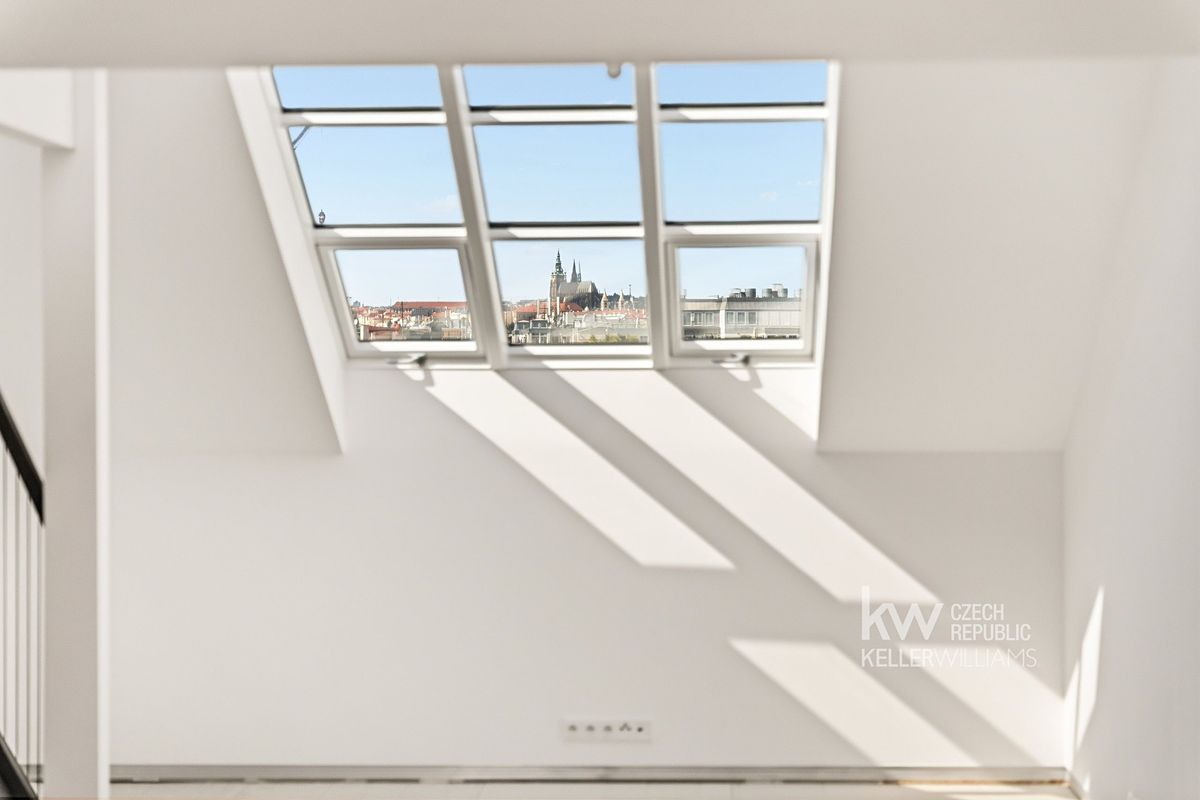 Prodej bytu 4+kk 165 m², Praha – fotka 1 z 3