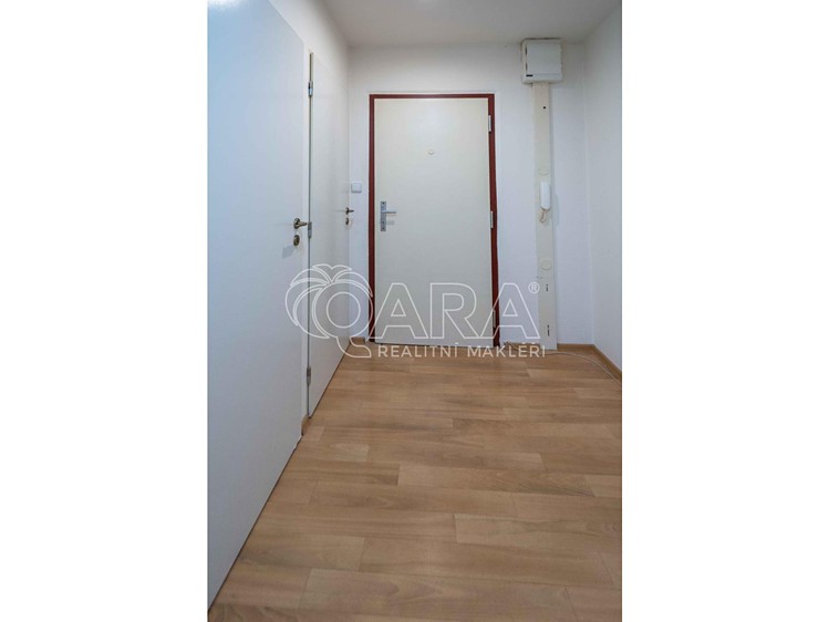 Pronájem bytu 2+kk, 40 m² (9 z 15)