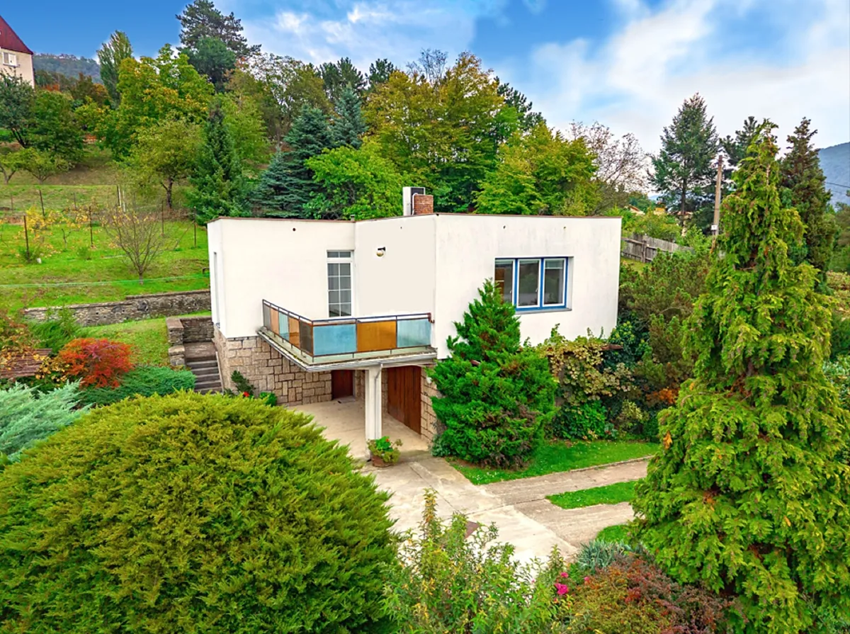 Prodej vily 254 m², pozemek 1752 m²