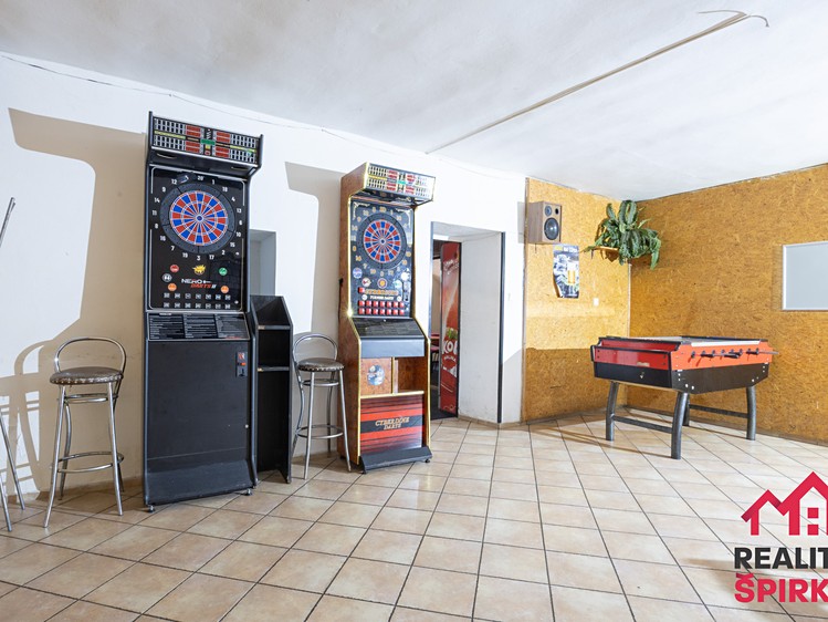 Prodej komerčního prostoru, 251 m² (23 z 25)