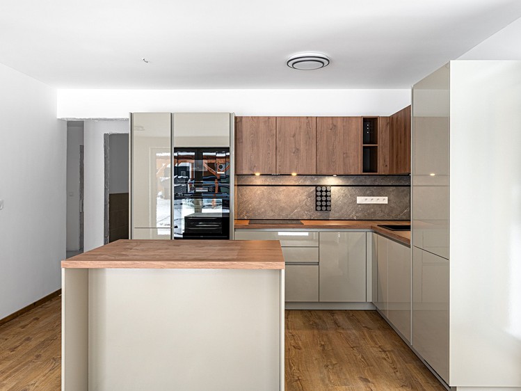Pronájem domu, 183 m² (1 z 42)