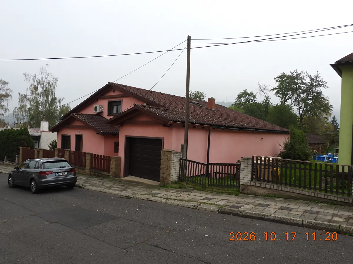Prodej rodinného domu 311 m², pozemek 699 m²