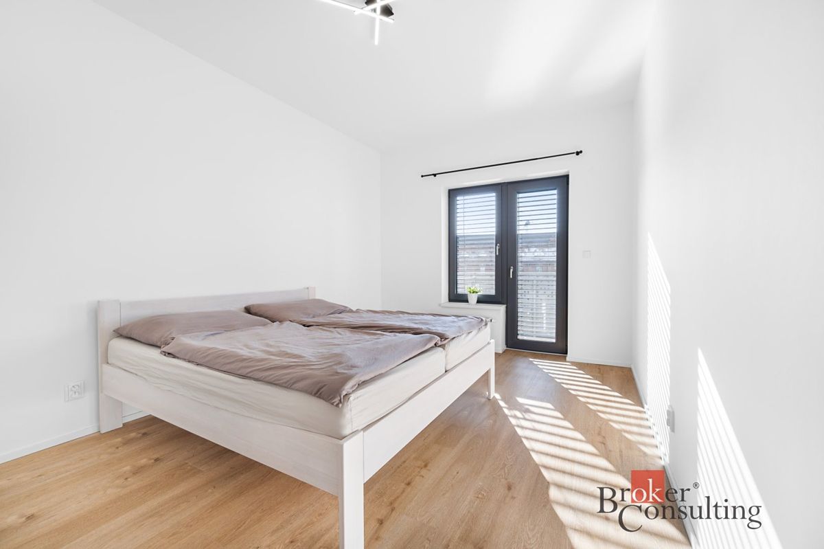 Pronájem bytu 2+kk 68 m² – fotografie 5