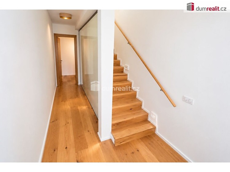 Prodej domu, 280 m² (33 z 48)