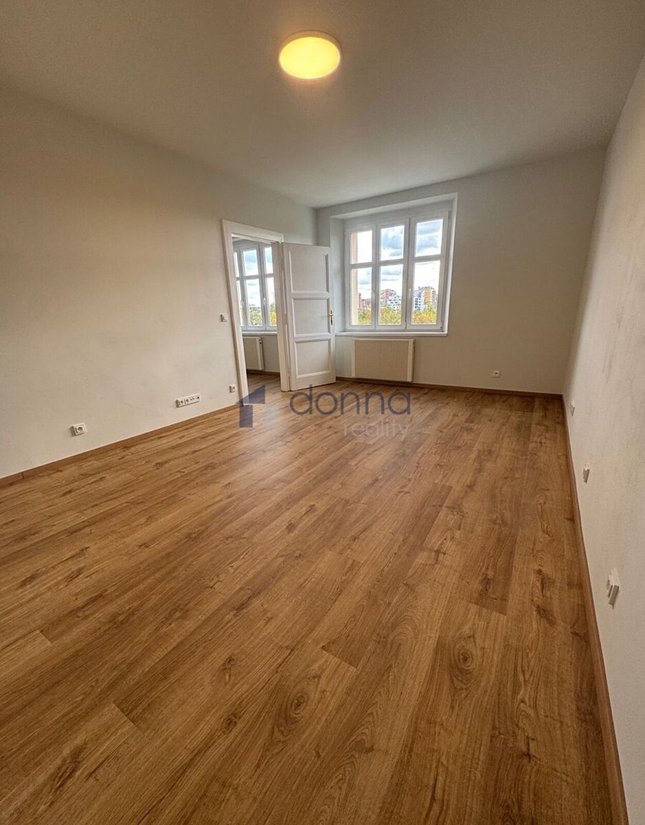 Pronájem bytu 2+kk 54 m² – fotografie 3