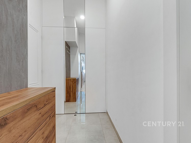 Pronájem bytu 1+kk, 34 m² (14 z 27)