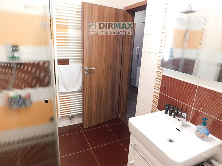 Pronájem bytu 2+kk, 53 m² (14 z 17)