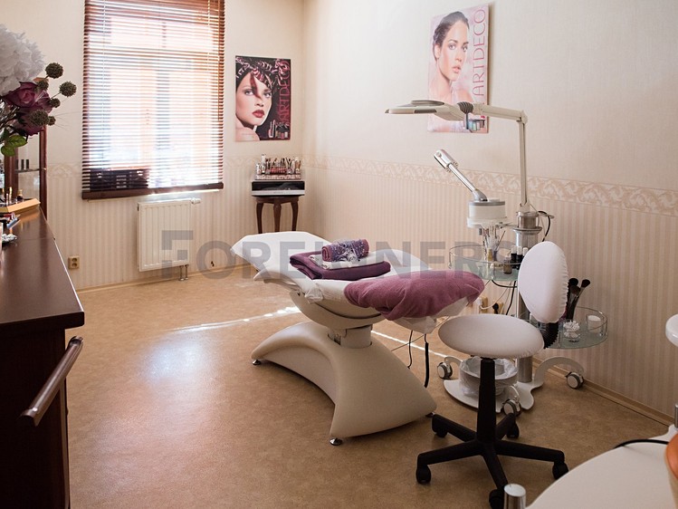 Prodej komerčního prostoru, 1 425 m² (10 z 25)