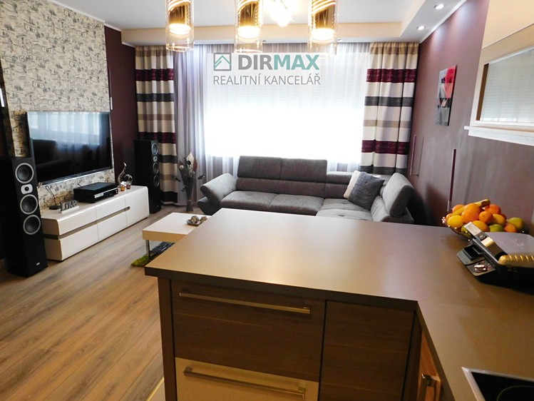Pronájem bytu 2+kk, 53 m² (4 z 17)