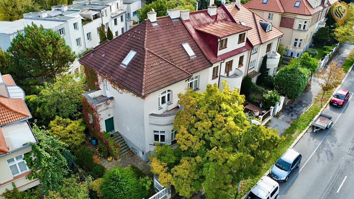 Prodej vily 325 m², pozemek 461 m², Praha – fotka 1 z 3