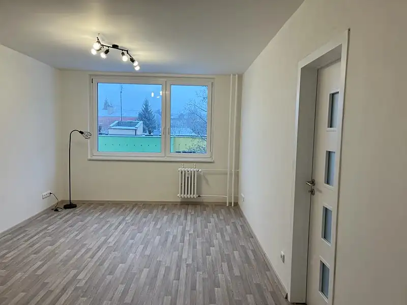 Pronájem bytu 2+kk 42 m², Praha – náhled fotky 2
