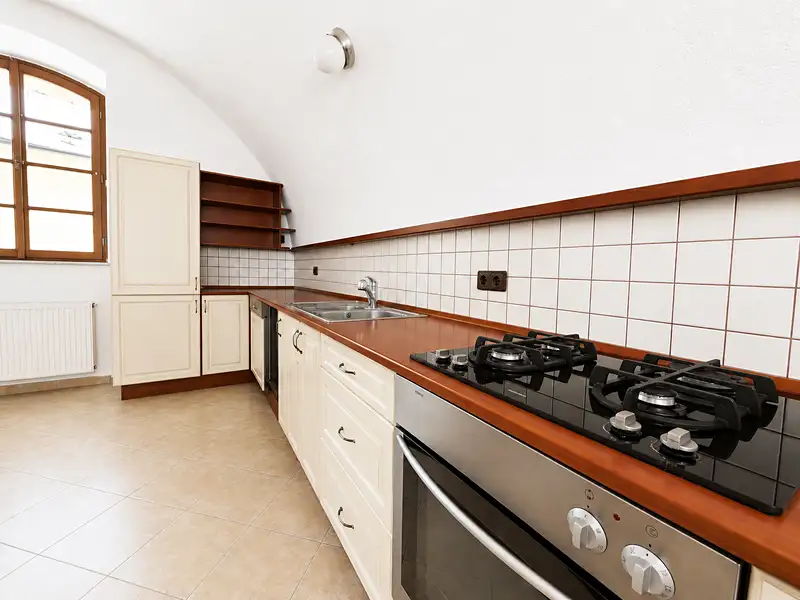 Pronájem bytu 2+kk 79 m², Kolín – náhled fotky 2