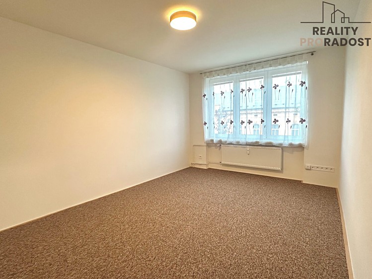 Pronájem bytu 1+1, 34 m² (9 z 13)