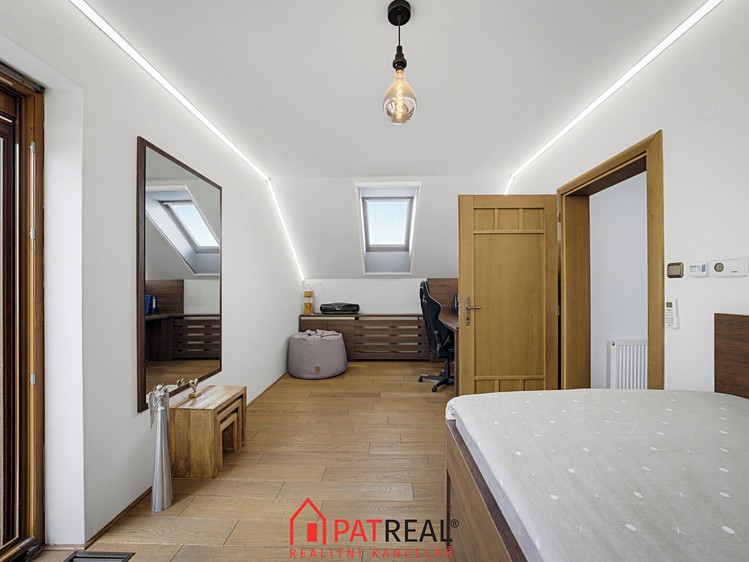 Prodej domu, 187 m² (26 z 53)