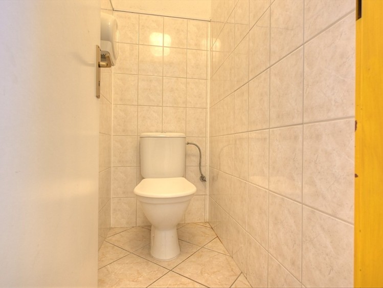 Prodej komerčního prostoru, 265 m² (20 z 27)