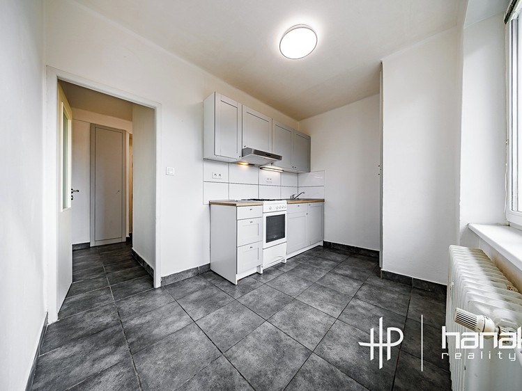 Pronájem bytu 1+1, 34 m² (1 z 13)