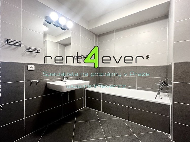 Pronájem bytu 2+kk, 45 m² (9 z 23)