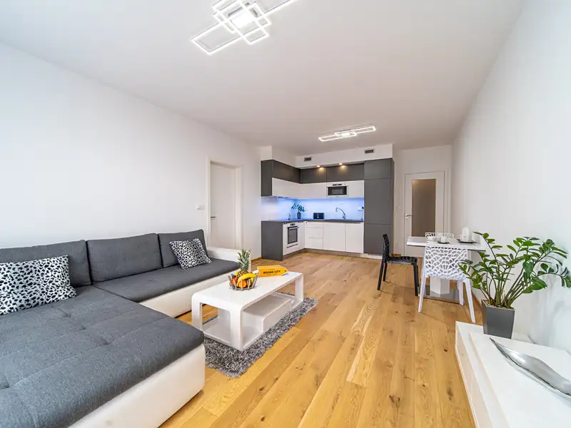 Pronájem bytu 2+kk 60 m², Praha – náhled fotky 1