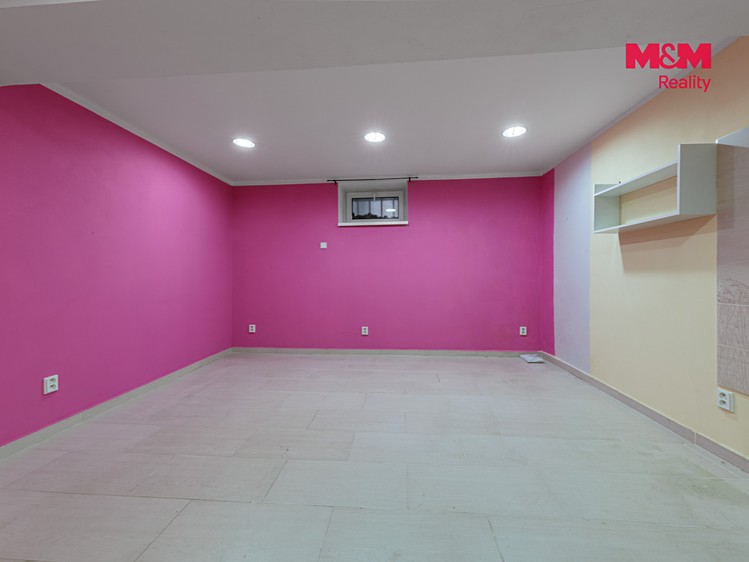 Prodej komerčního prostoru, 147 m² (4 z 14)