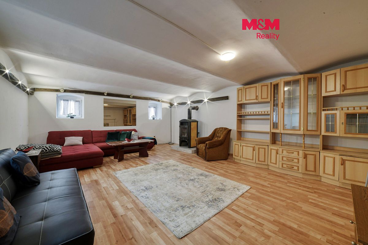 Pronájem bytu 1+1 37 m²