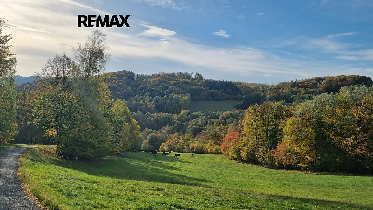 Prodej stavebního pozemku 285345 m²