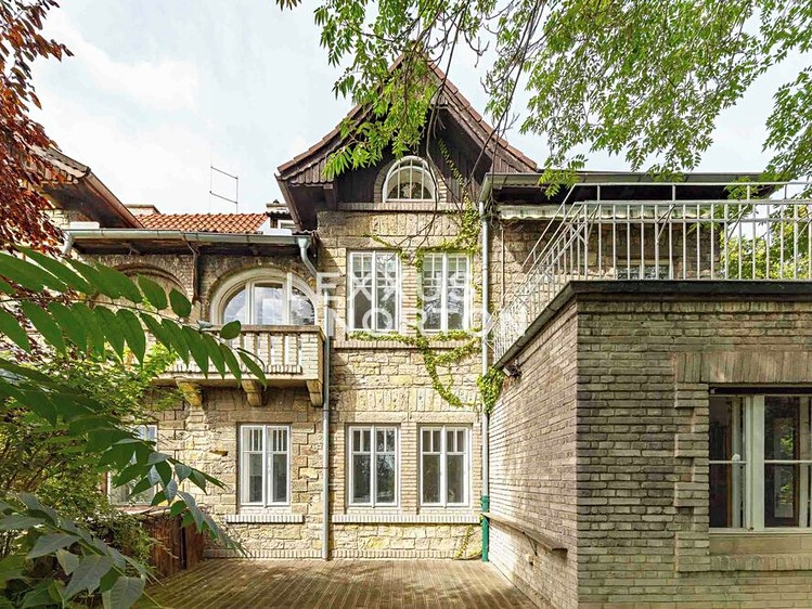 Haus zum Kauf, 324 m² (2 von 21)