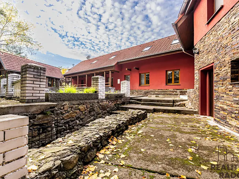 Prodej rodinného domu 620 m², pozemek 401 m², Chrášťany – náhled fotky 2