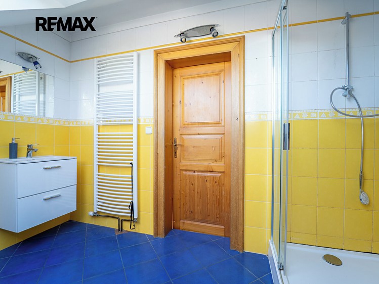 Будинок на продаж, 220 м² (37 з 51)