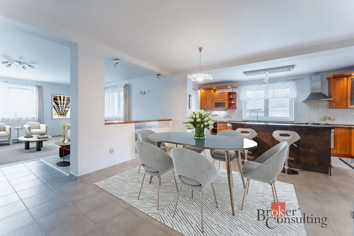 Prodej rodinného domu 240 m², pozemek 1744 m²