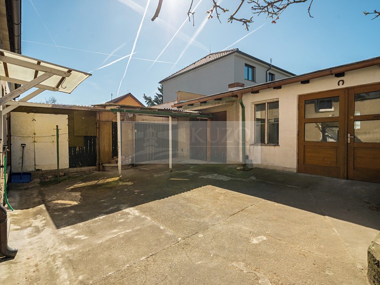 Prodej komerčního prostoru, 177 m² (2 z 15)