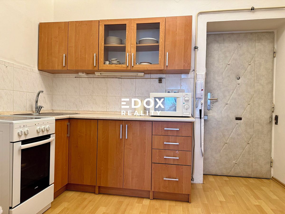 Pronájem bytu 2+1 52 m² – fotografie 4