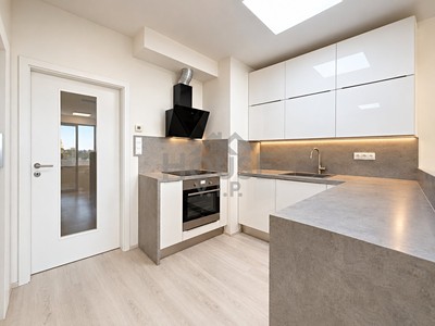 Prodej bytu 1+kk, 36 m² (2 z 14)
