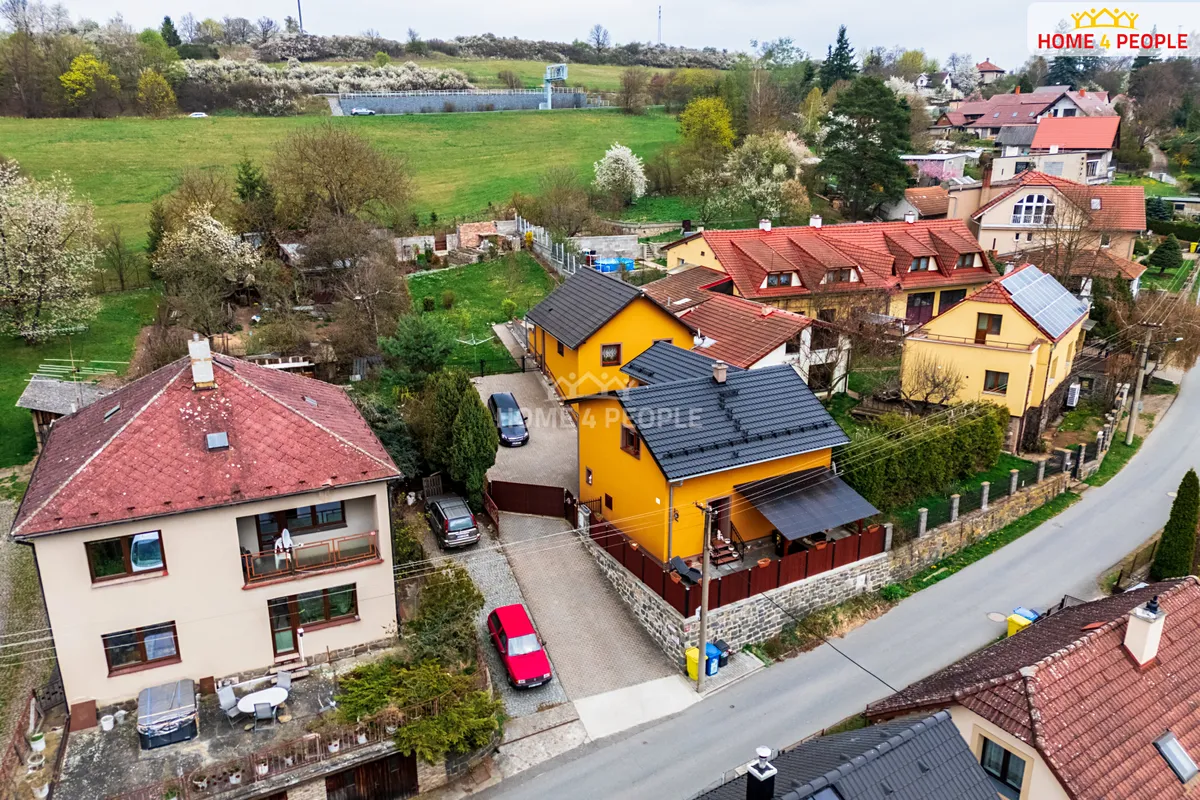 Prodej rodinného domu 258 m², pozemek 939 m²