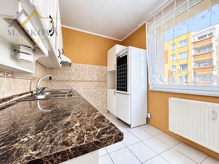 Pronájem bytu 3+1, 73 m² (1 z 12)