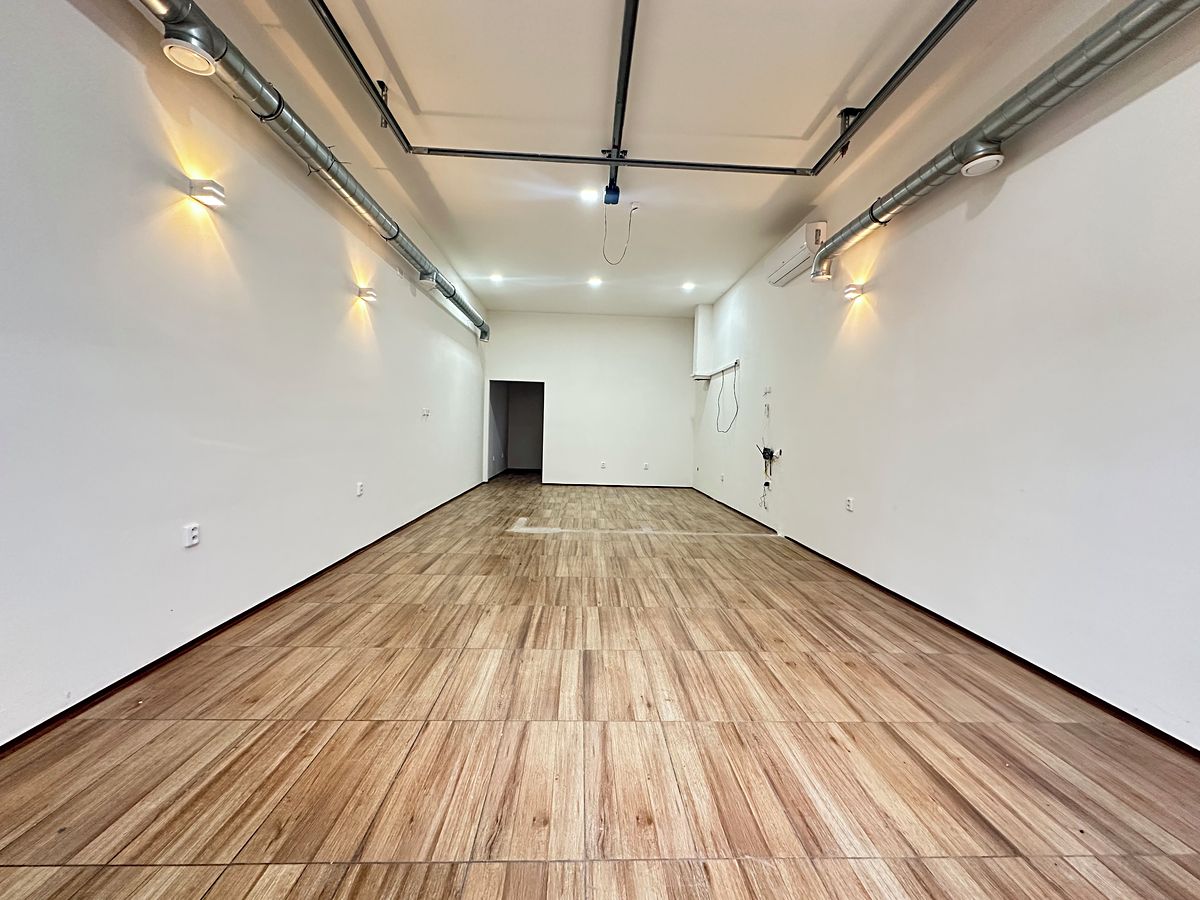 Pronájem obchodního prostoru 64 m², Rostoklaty – fotka 1 z 3