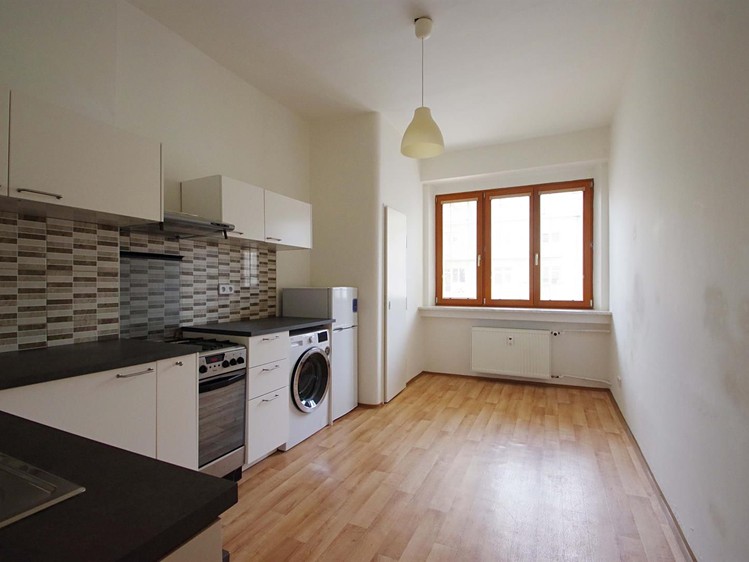 Pronájem bytu 1+1, 49 m² (1 z 12)