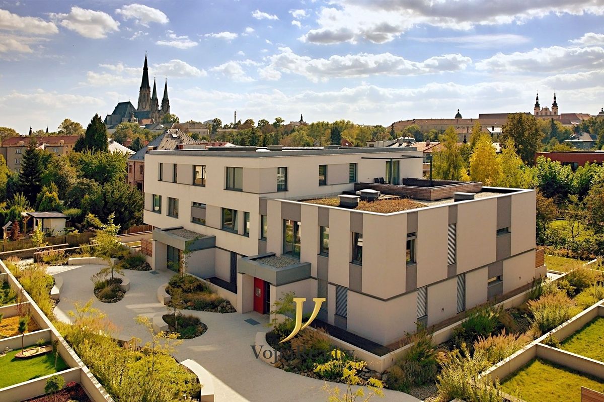 Pronájem bytu 3+kk 89 m²