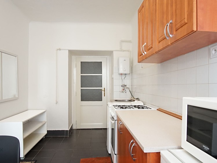 Wohnung 1+1 zur Miete, 40 m² (1 von 5)