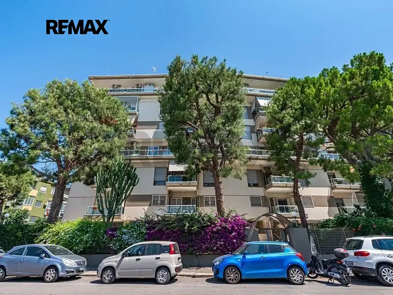 Prodej bytu 4+1 135 m², Bari – náhled fotky 1