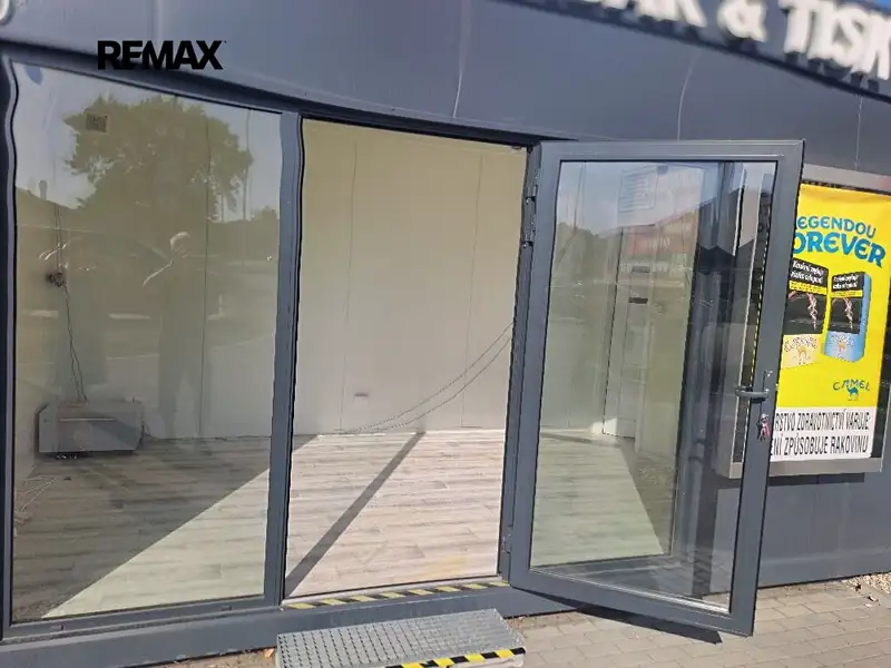 Pronájem obchodního prostoru 18 m², Rožnov pod Radhoštěm – náhled fotky 3