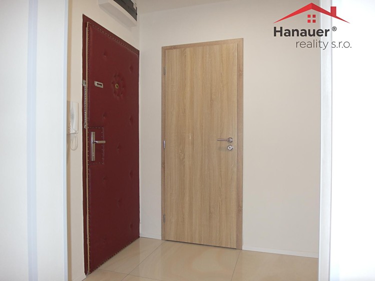 Pronájem bytu 2+kk, 40 m² (14 z 18)