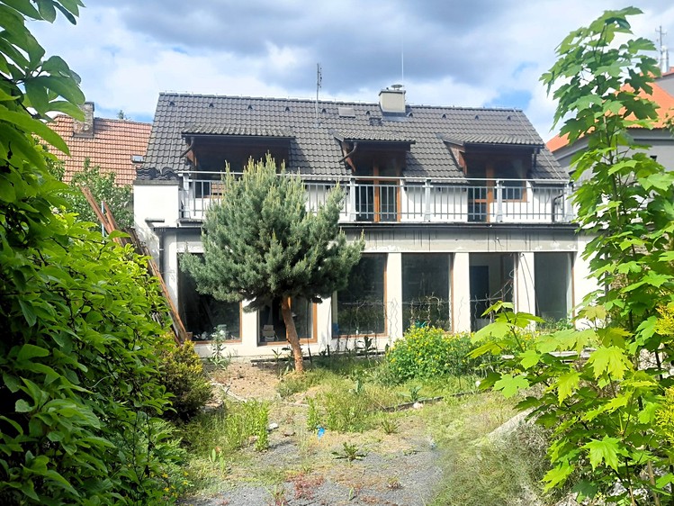 Haus zum Kauf, 290 m² (1 von 18)