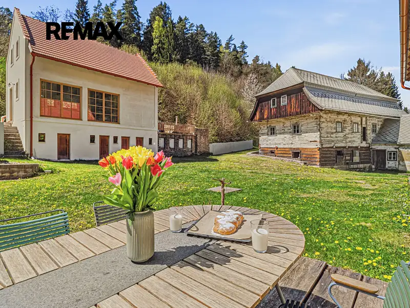 Prodej rodinného domu 563 m², pozemek 73897 m², Mukařov – náhled fotky 1