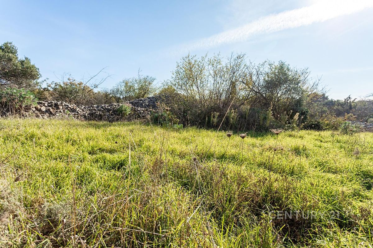Prodej pozemku 1731 m², Okrug Gornji – fotka 1 z 3