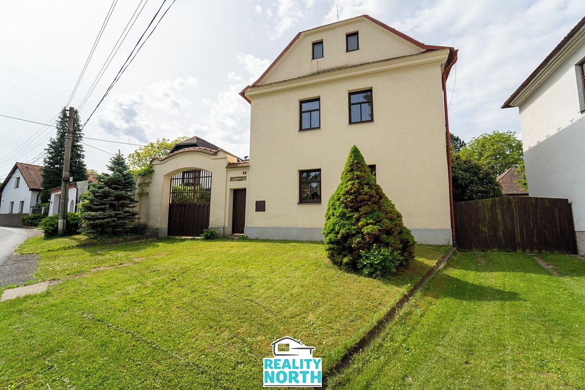 Prodej rodinného domu 386 m², pozemek 2232 m², Kanina – fotka 1 z 3