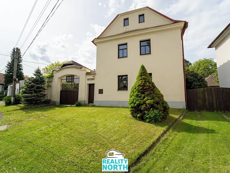 Prodej rodinného domu 386 m², pozemek 2232 m², Kanina – náhled fotky 1