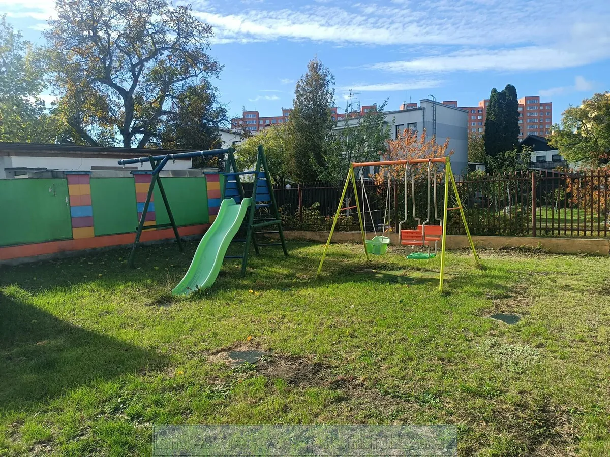 Pronájem rodinného domu 210 m², pozemek 300 m²